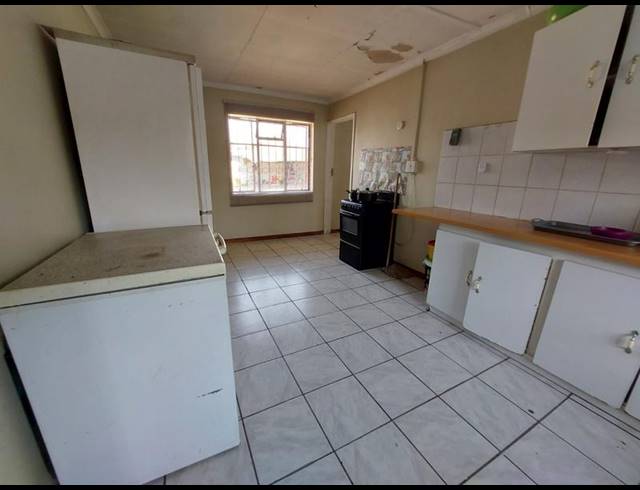 3 BEDROOM APARTMENT FOR SALE IN BOOYSENS